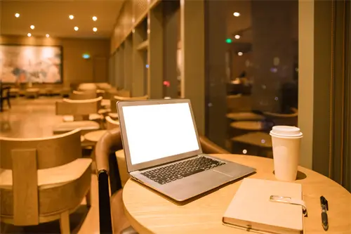 诺丁汉住宿文案旅游情侣