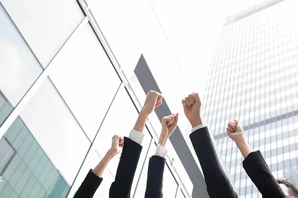 西班牙那边的人到贵阳旅游的半个月旅游攻略